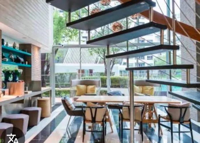 Modern Pool View, King Bed, Bts Punnawithi Apartment